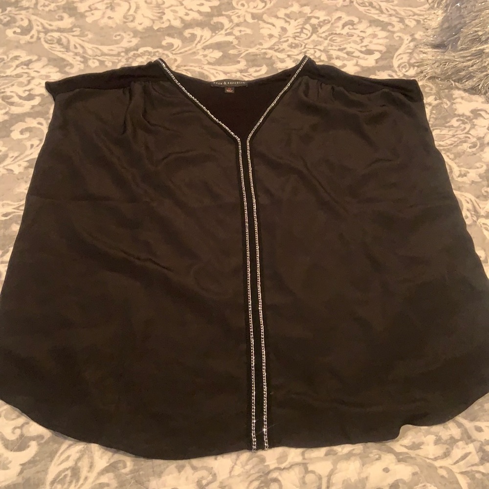Women’s black sleeveless top with silver chain design 1X Rick & republic
